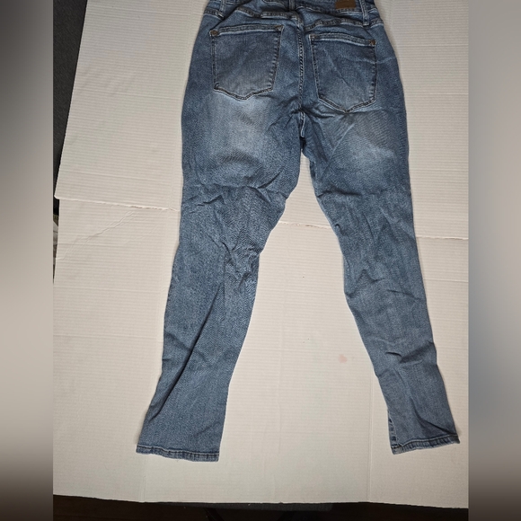 Judy Blue Slim Straight Jeans - Picture 3 of 3